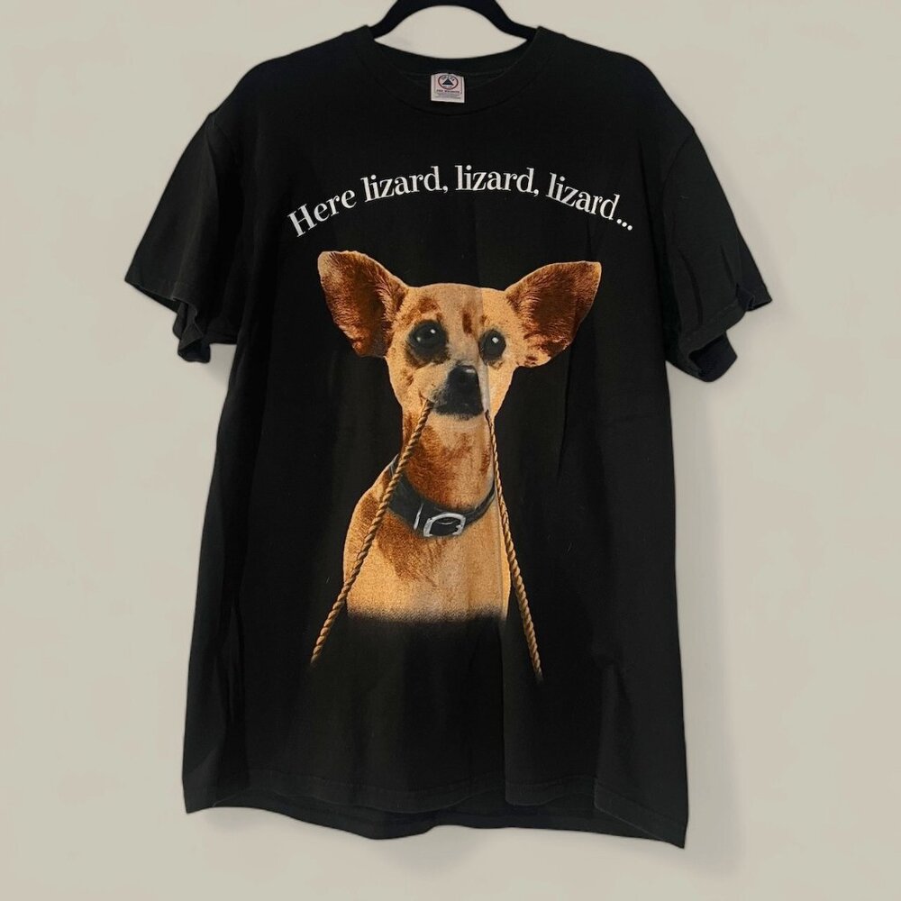 90s Vintage | Taco Bell Chihuahua Catching Lizard T-Shirt